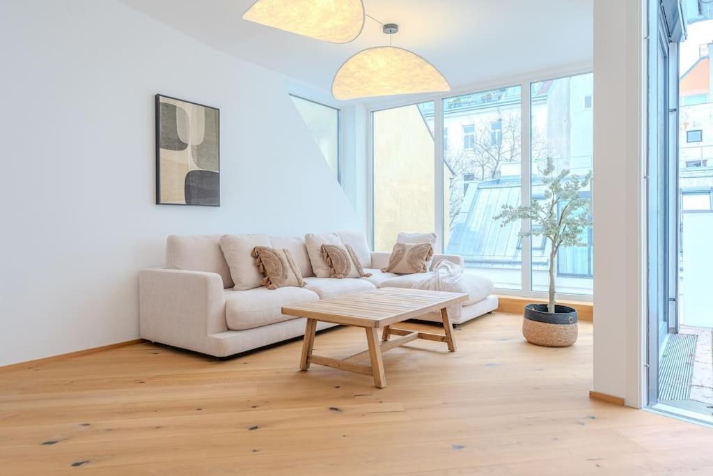 Neustift Deluxe Apartment เวียนนา ภายนอก รูปภาพ