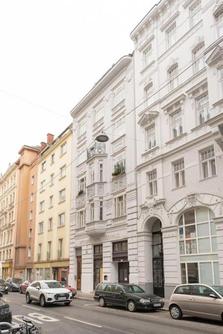 Neustift Deluxe Apartment เวียนนา ภายนอก รูปภาพ