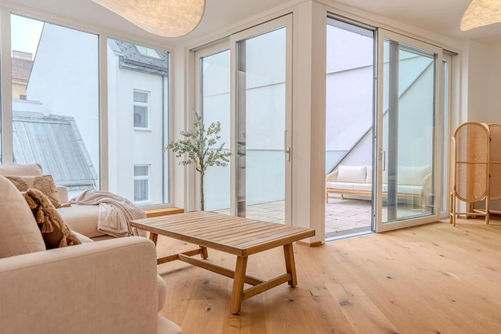 Neustift Deluxe Apartment เวียนนา ภายนอก รูปภาพ