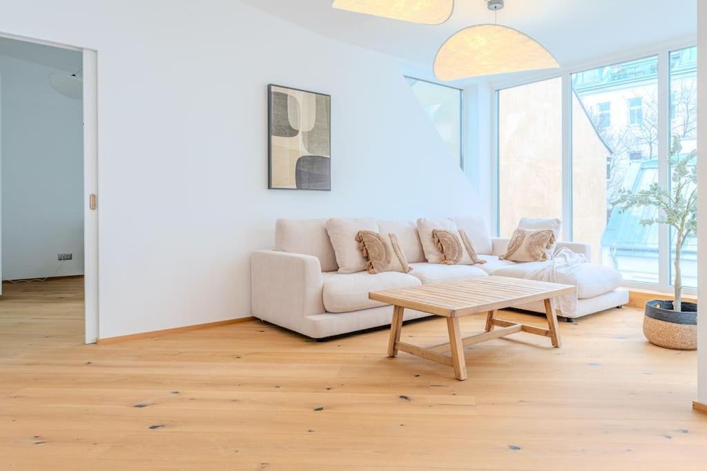 Neustift Deluxe Apartment เวียนนา ภายนอก รูปภาพ
