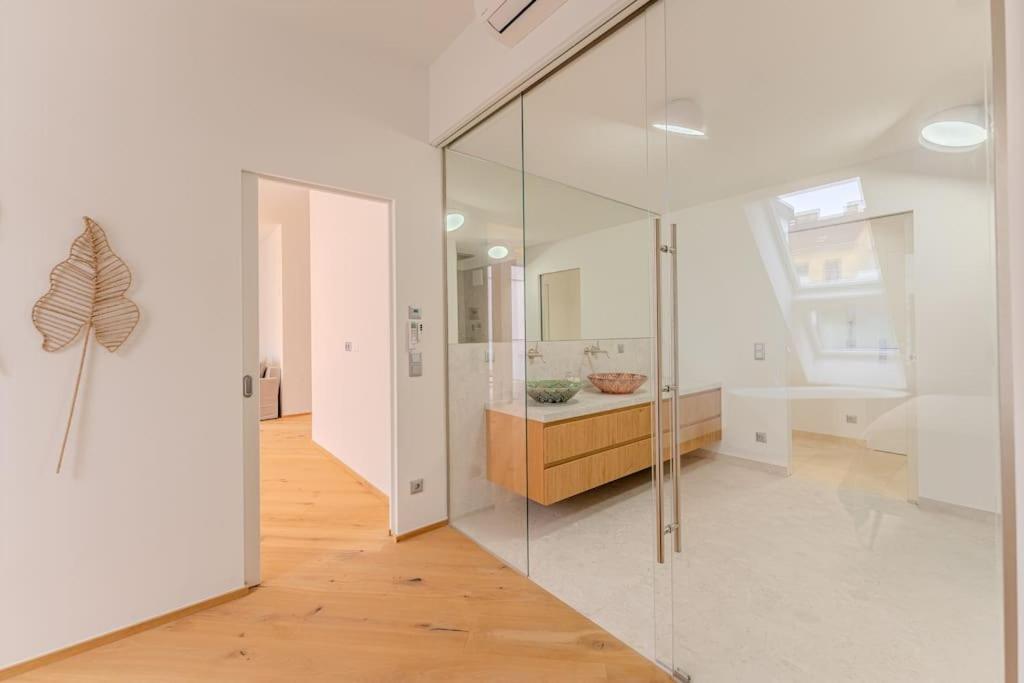 Neustift Deluxe Apartment เวียนนา ภายนอก รูปภาพ